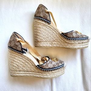 Gucci wedges size 9